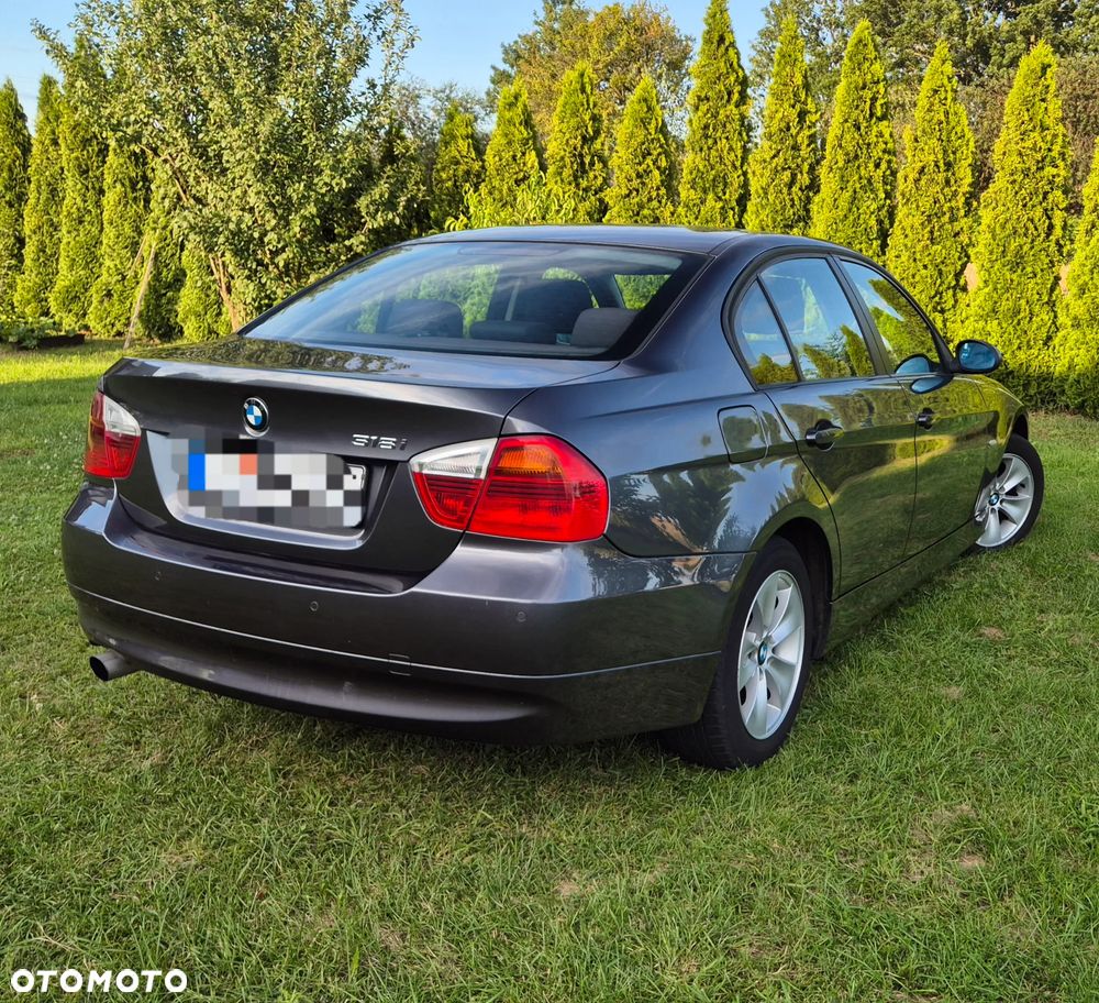 BMW Seria 3 318i - 4
