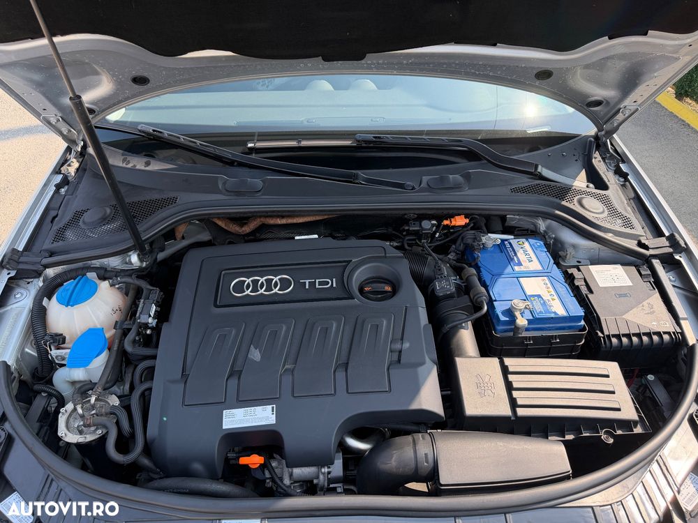 Audi A3 Sportback 1.6 TDI S-tronic Attraction - 5