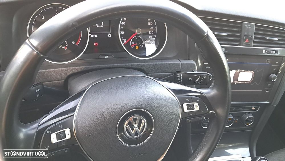 VW Golf 1.6 TDI Confortline - 16