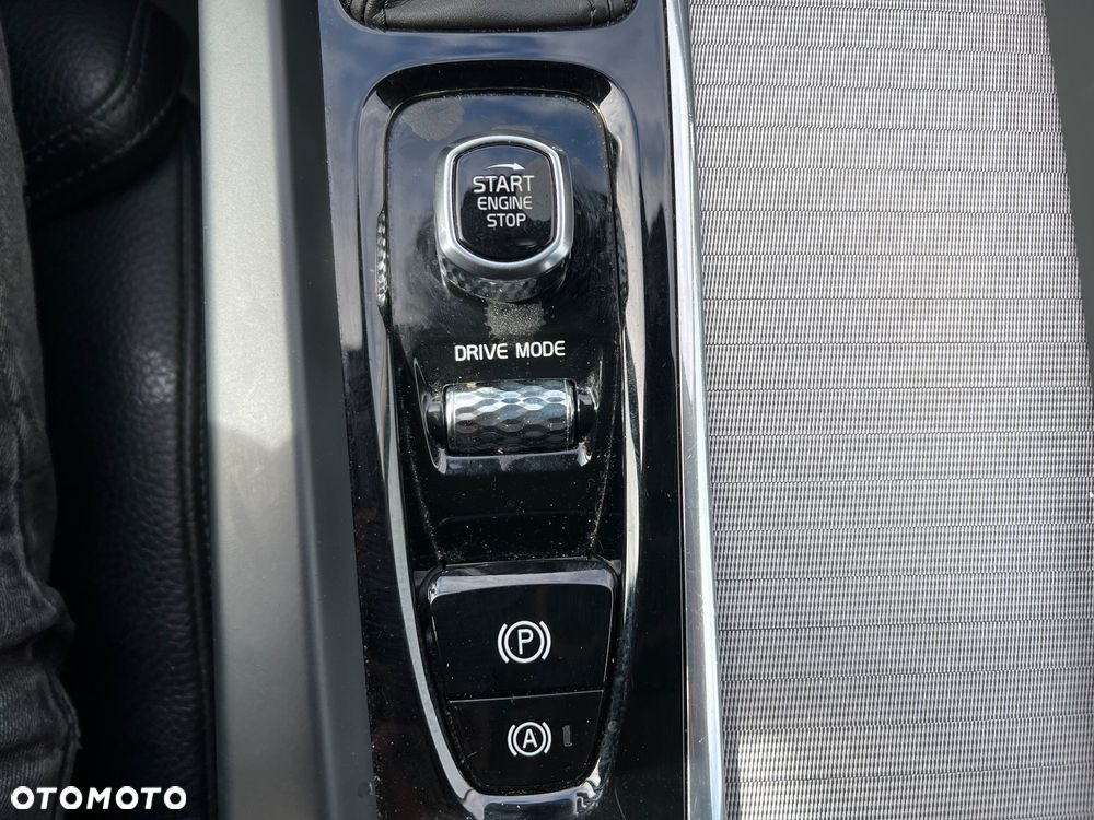 Volvo XC 60 D3 Drive-E R-Design Momentum - 36