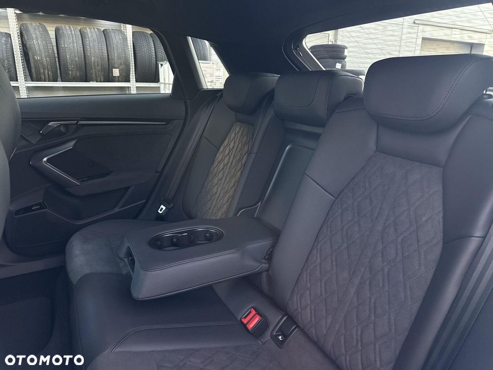 Audi RS3 Sportback - 16