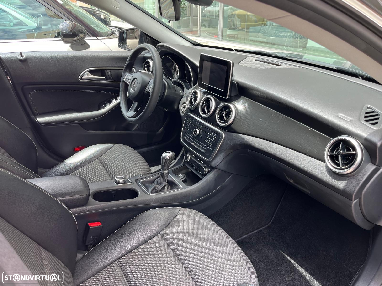 Mercedes-Benz CLA 200 Shooting Brake d Peak Edition - 8
