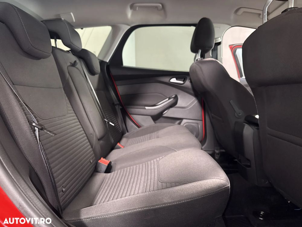 Ford Focus - 13