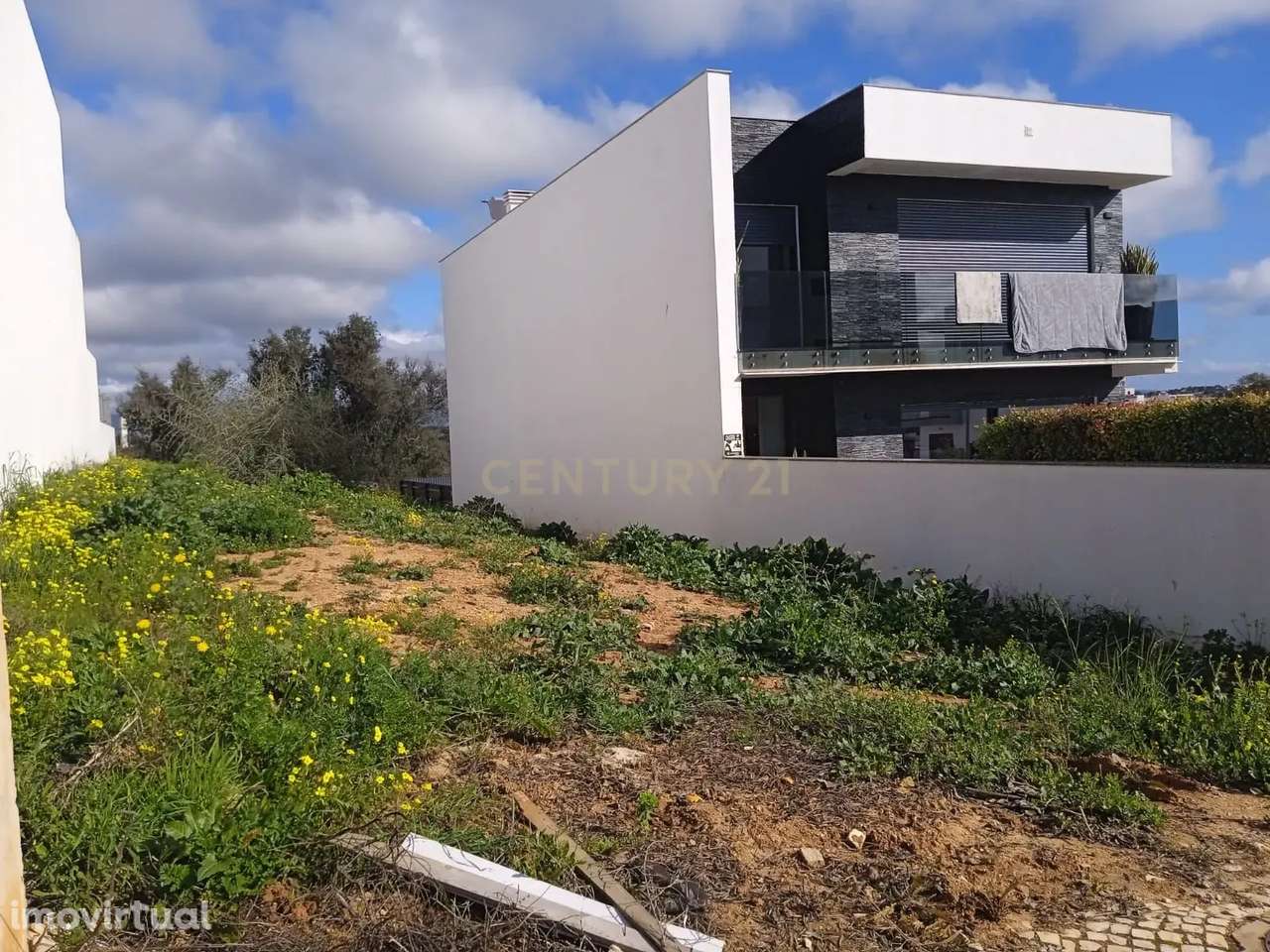 NÃO PERCA ESTA GRANDE OPORTUNIDADE! TERRENO URBANO COM PROJECTO APROVA - Grande imagem: 3/6