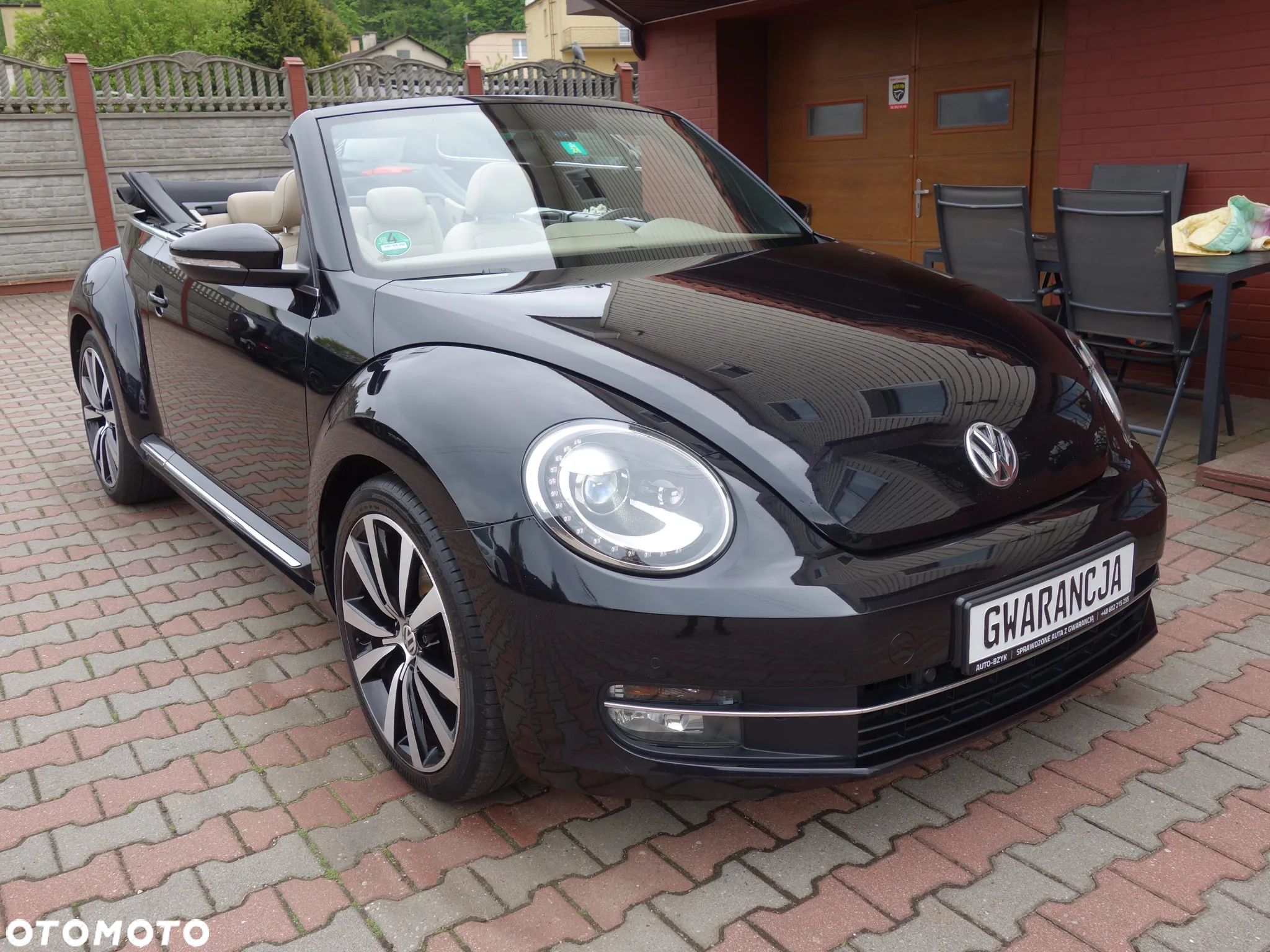 Volkswagen New Beetle - 1
