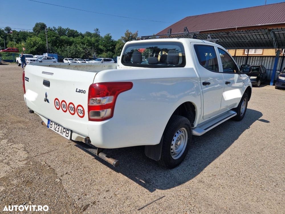 Mitsubishi L200 Double Cab 2.4 DI-D M/T Intense - 9