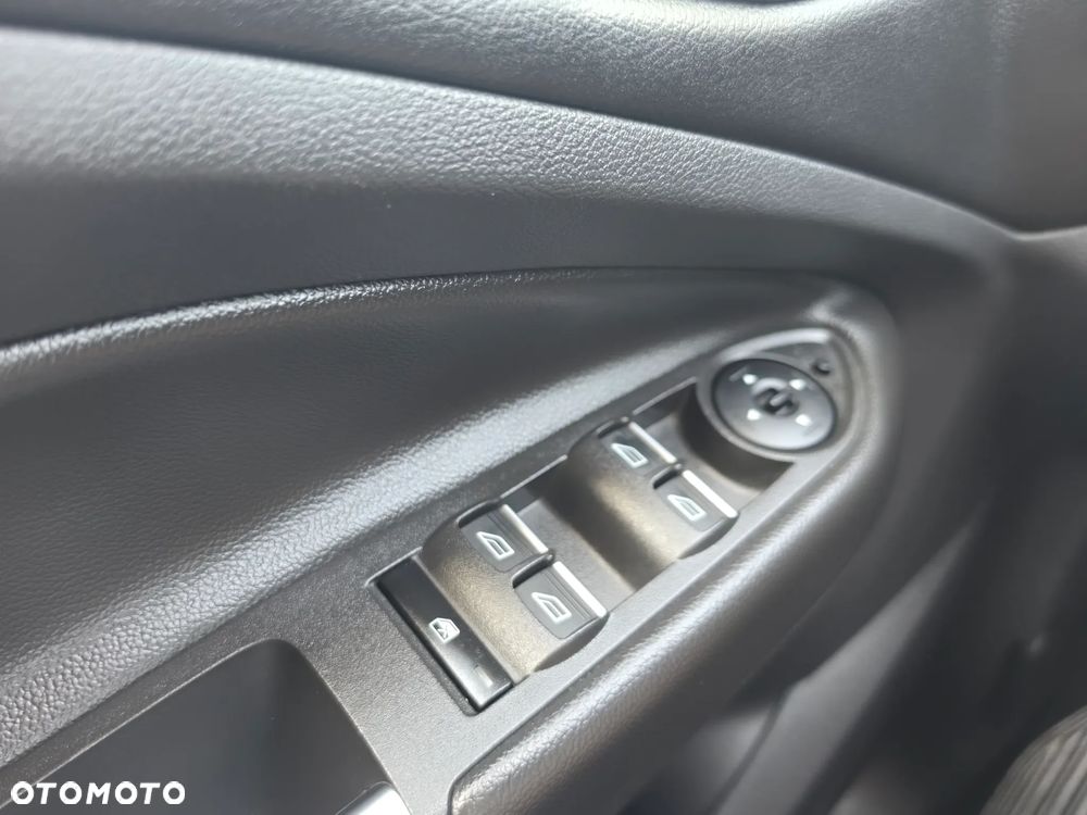 Ford Kuga 2.0 TDCi 2x4 Titanium - 26