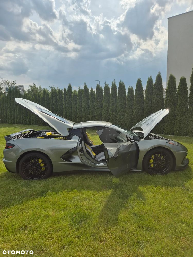 Chevrolet Corvette - 22