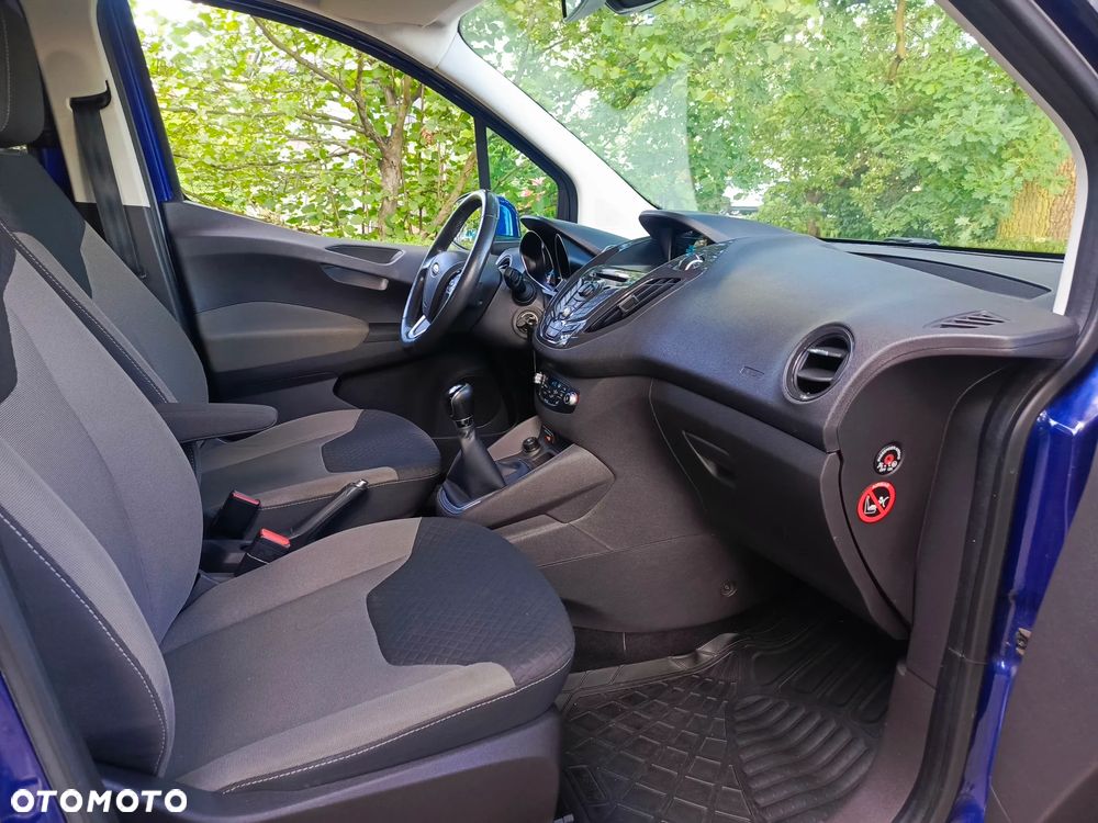 Ford Tourneo Courier 1.0 EcoBoost Titanium - 19