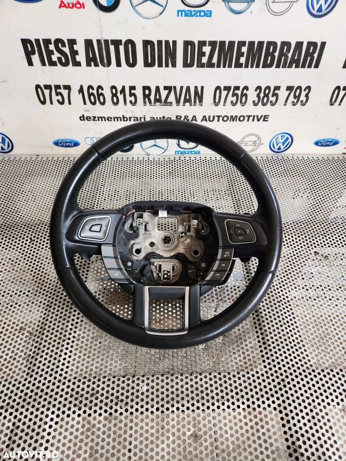 Volan Din Piele Cu Comenzi Si Padele Range Rover Evoque Facelift An 2015-2016-2017-2018-2019 Impeca - 1