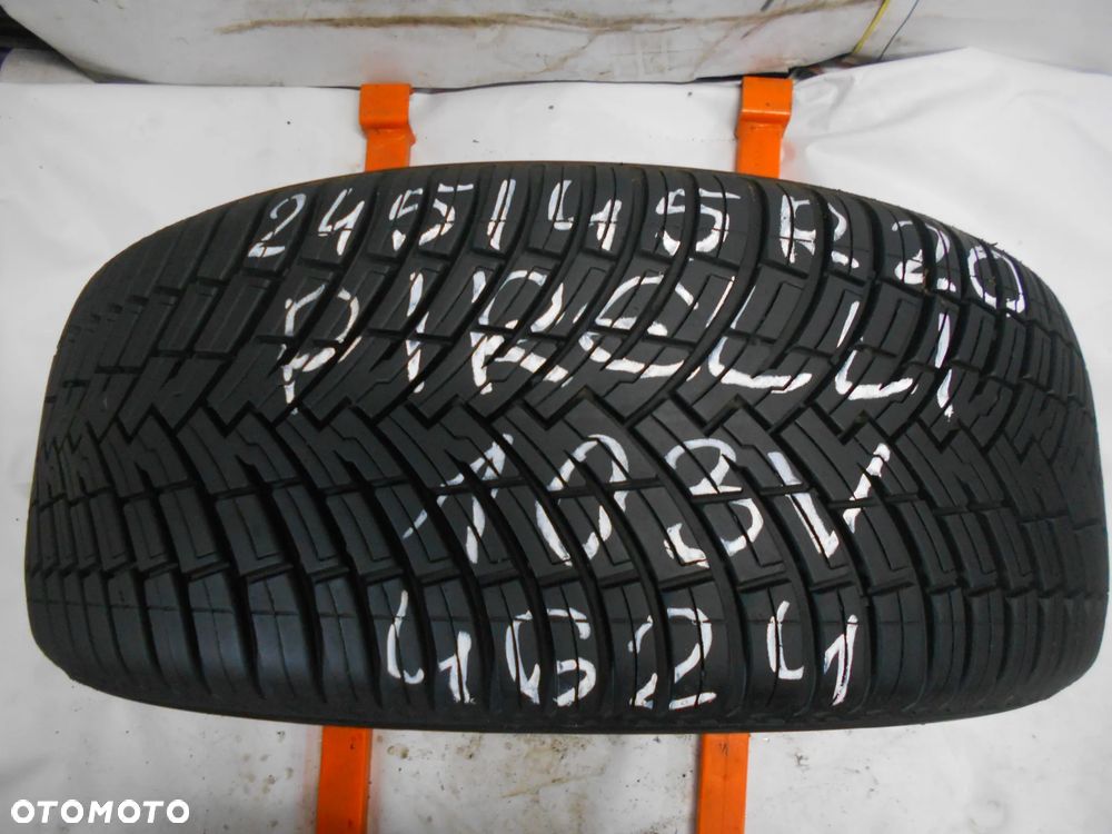 OPONA POJEDYNKA 245/45R20 PIRELLI ALLSEASON SCORPION SF2 DOT 4624 8MM - 1