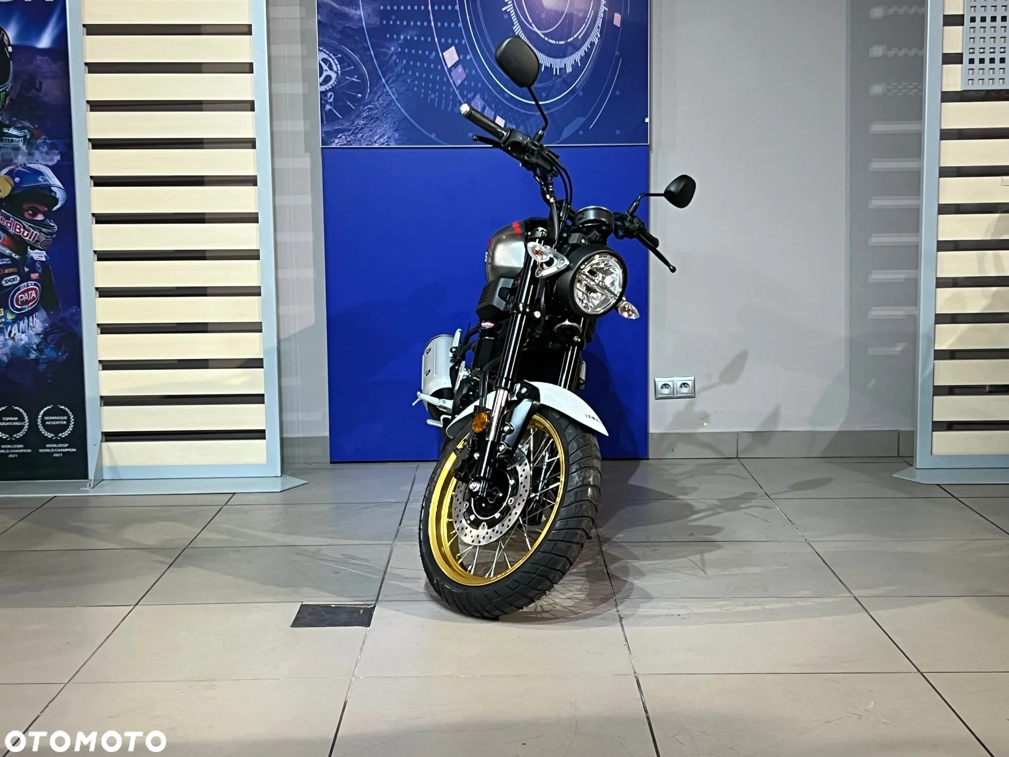 Yamaha XSR - 10