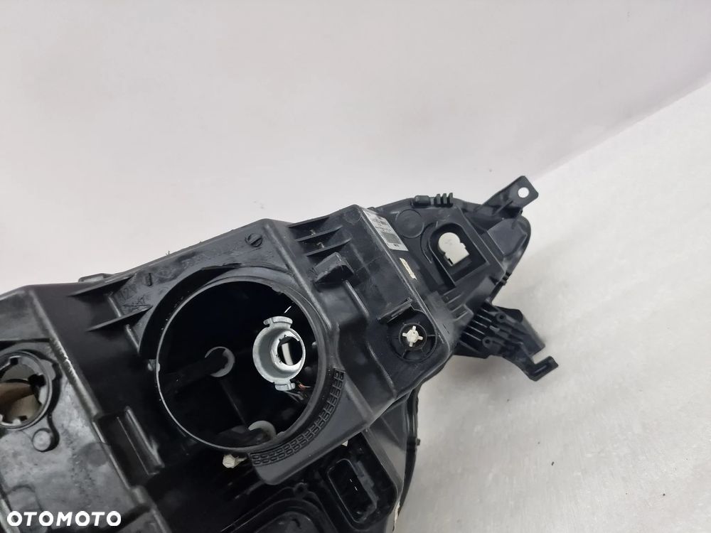 RENAULT MEGANE 4 IV 16- LEWA LAMPA PRZEDNIA PRZÓD SOCZEWKA + LED , NR 260603157R , NR AUKCJI LA205 - 18