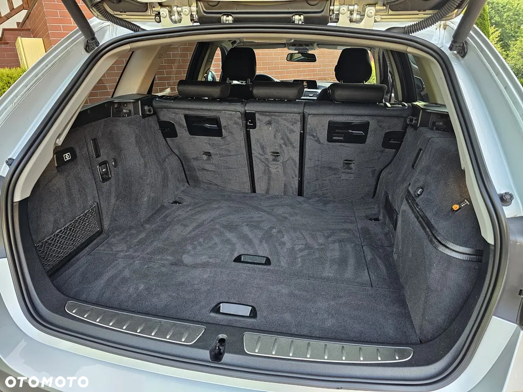 BMW Seria 3 318d Touring Sport Line - 29