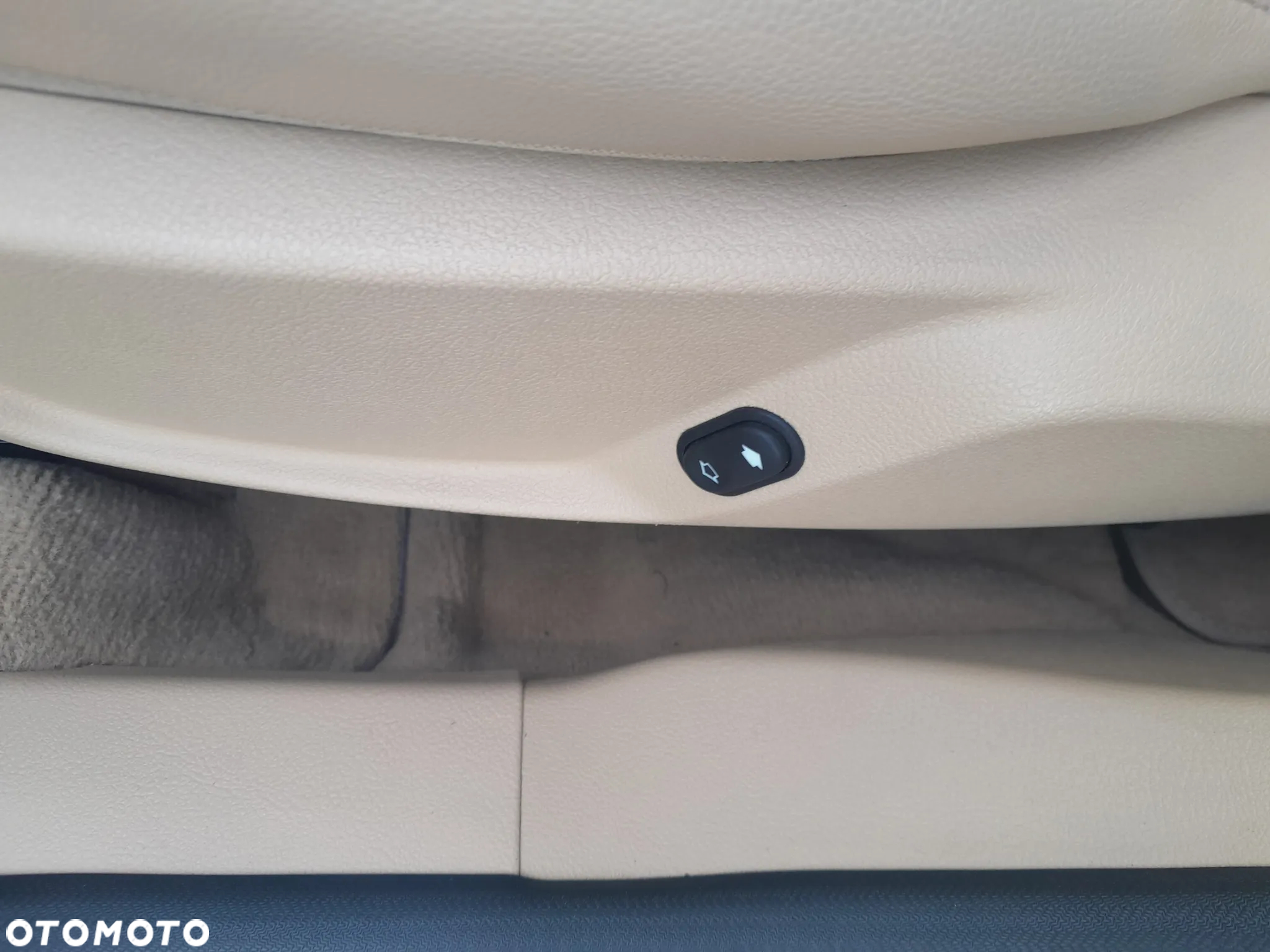 Ford Mondeo Turnier 2.0 Ghia X - 11
