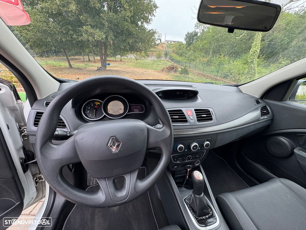 Renault Mégane 1.5 dCi Dynamique - 8