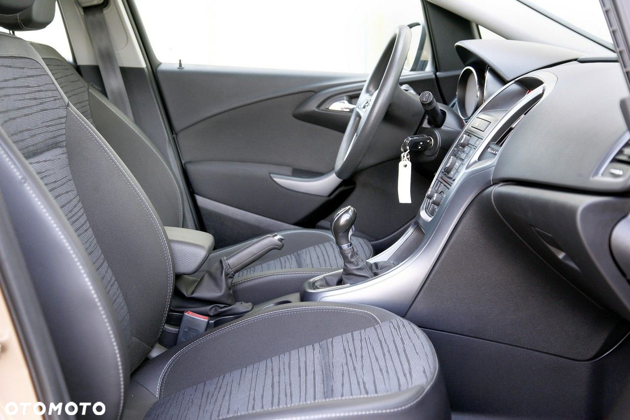 Opel Astra IV 2.0 CDTI Cosmo - 8