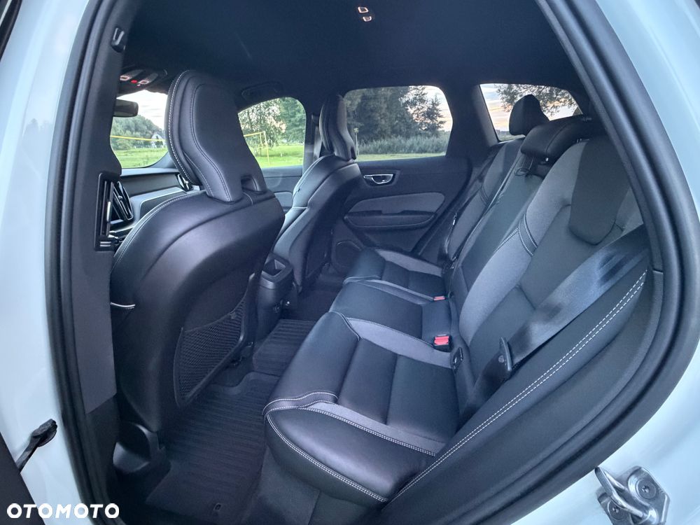 Volvo XC 60 B4 B R-Design - 17