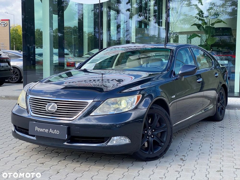 Lexus LS - 10