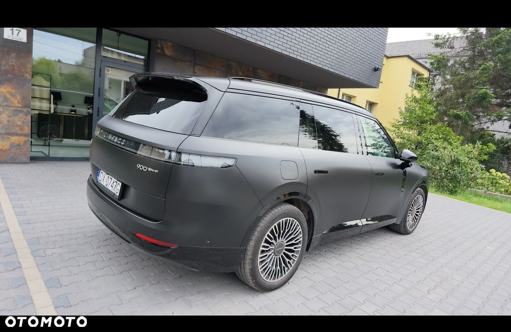 Lynk & Co 900 - 9