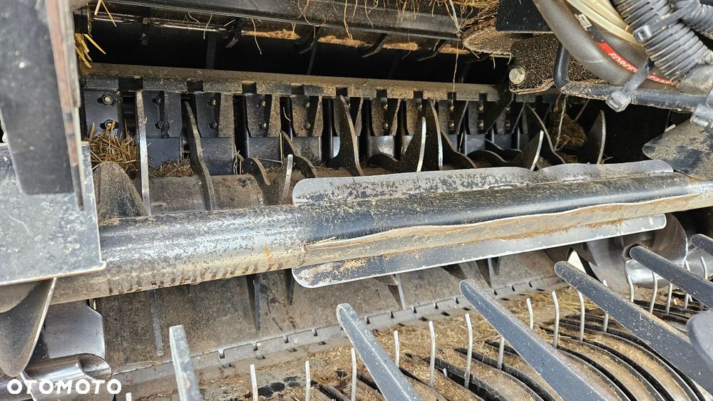 New Holland Roll-Belt 180 2021r - 6