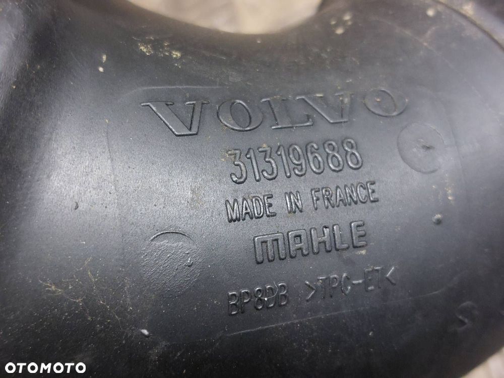 OBUDOWA FILTRA + PRZEPŁYWOMIERZ RURA VOLVO V70 III 2.0 T5 31319684 31319692 - 4