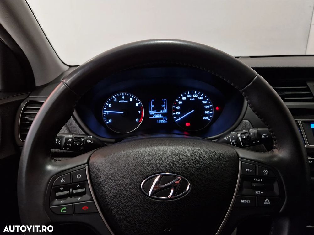 Hyundai i20 - 15