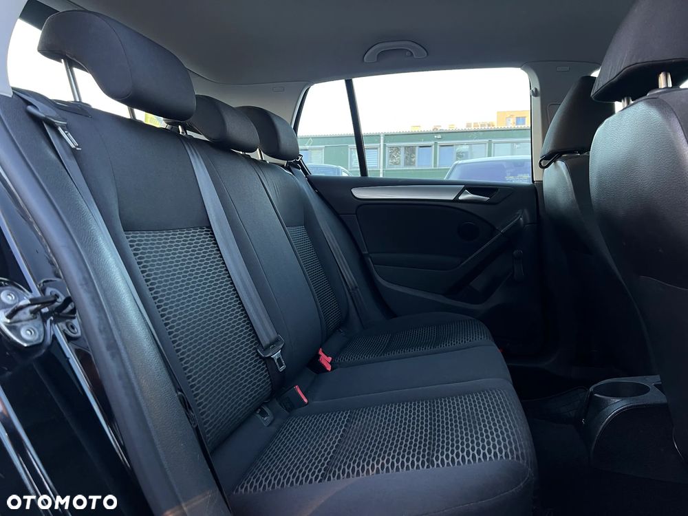 Volkswagen Golf - 23