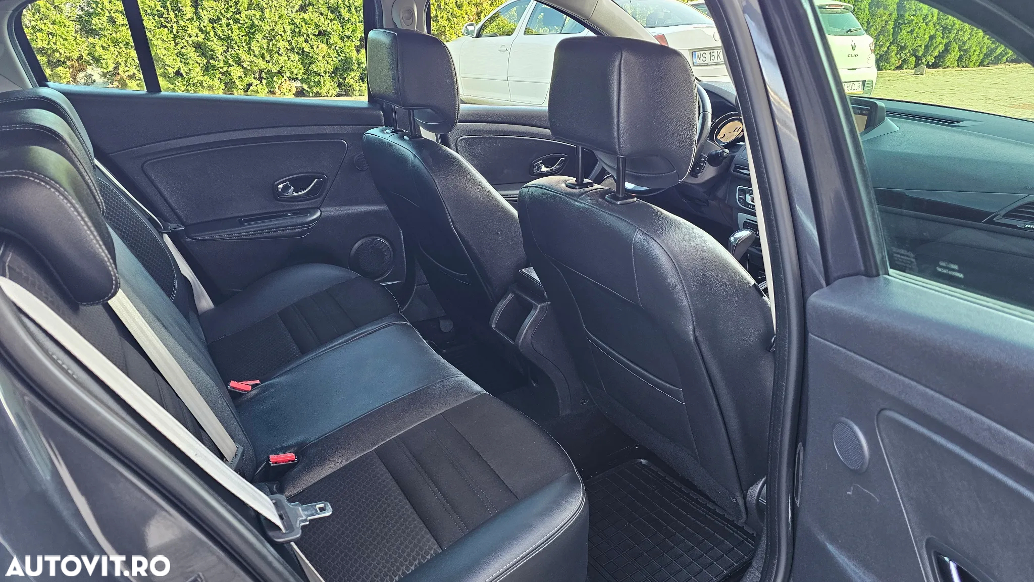 Renault Megane ENERGY TCe 130 EDC BOSE EDITION - 8