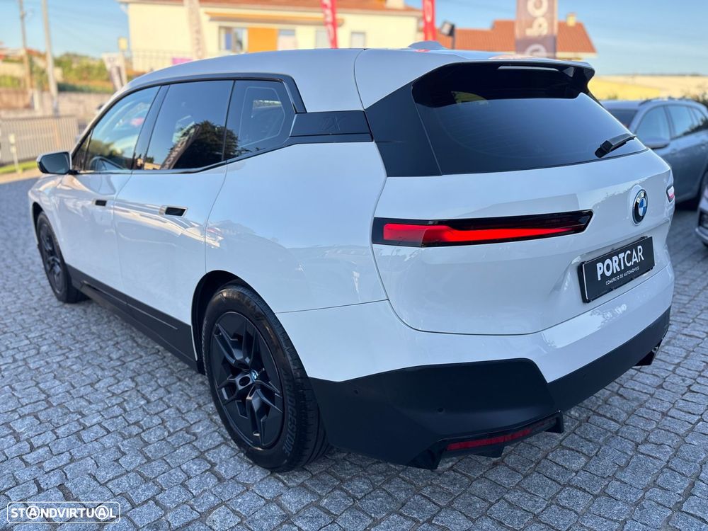 BMW iX xDrive 40 - 5