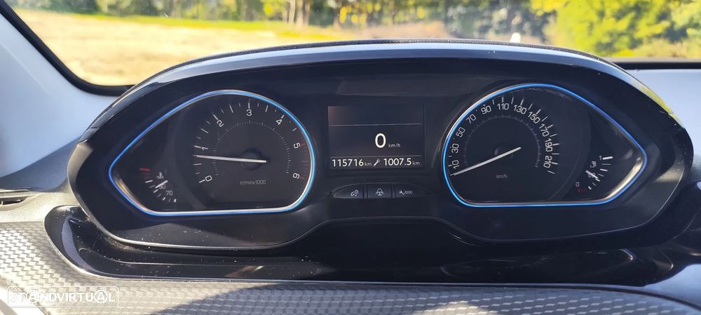 Peugeot 2008 1.6 BlueHDi Allure - 12