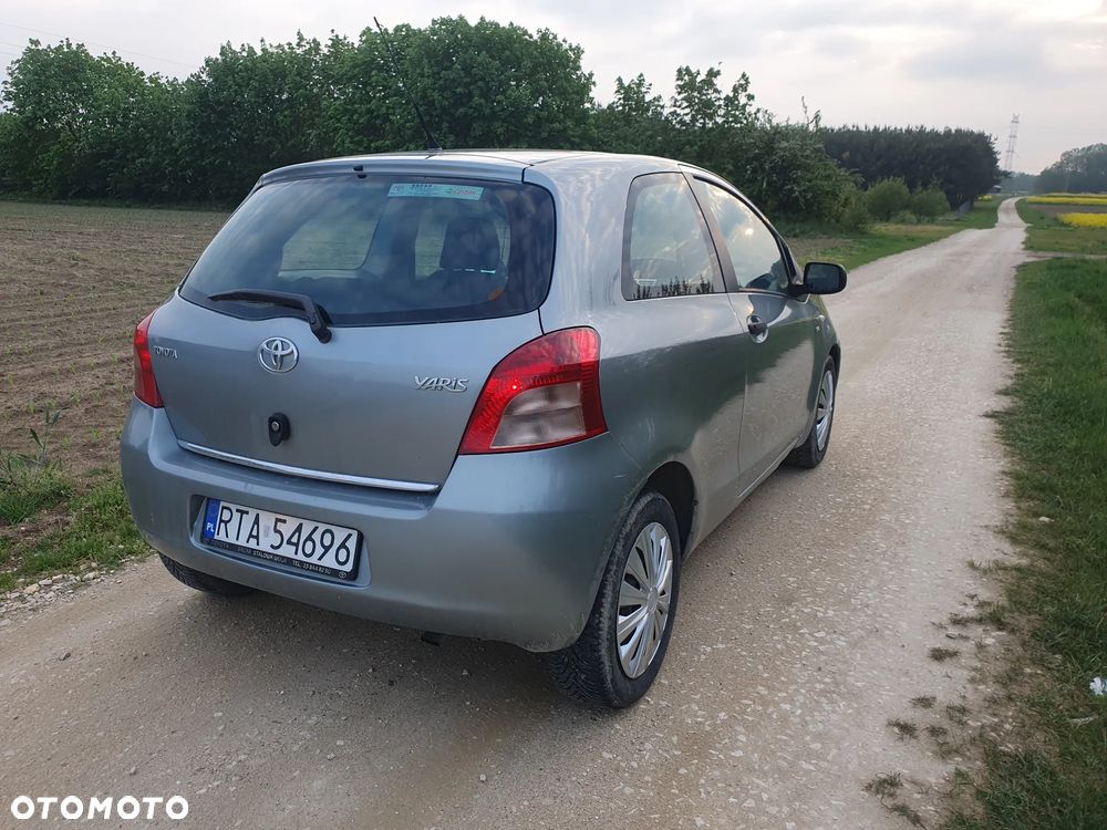Toyota Yaris - 5
