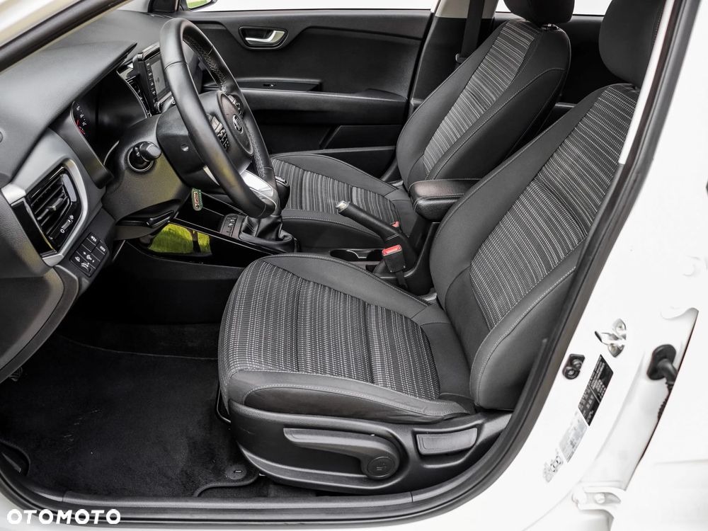 Kia Stonic 1.4 L - 13