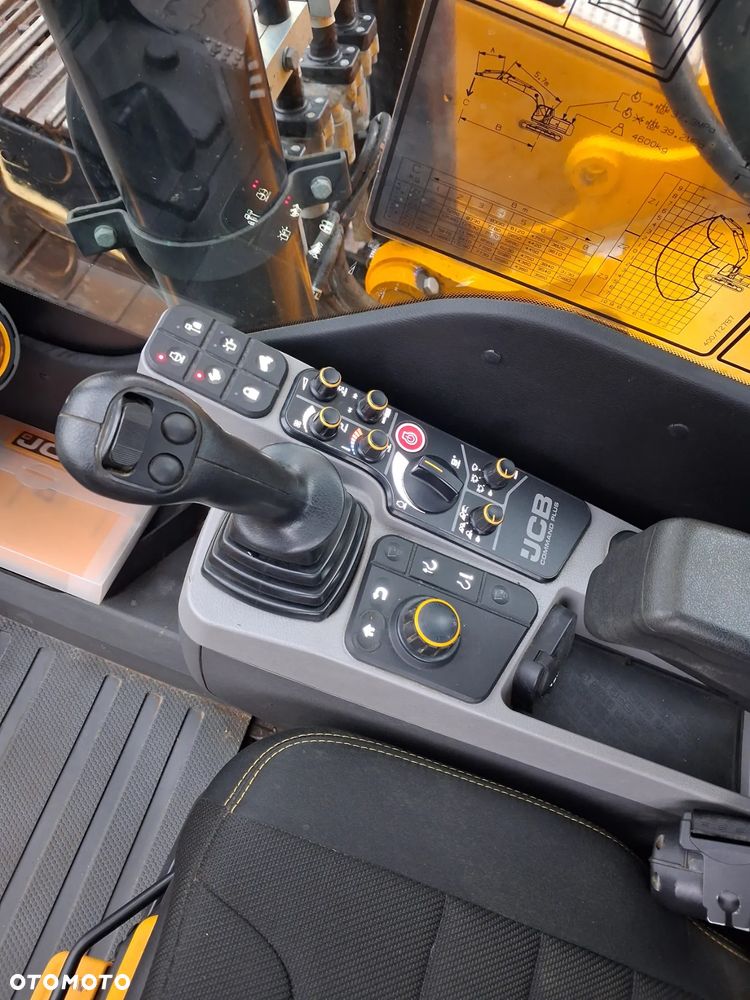 JCB JS 220X - 18