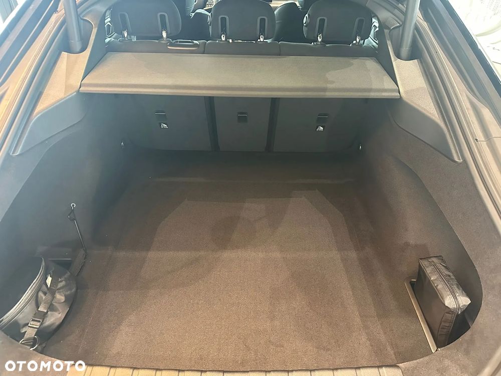 BMW Seria 3 330i xDrive M Sport - 27