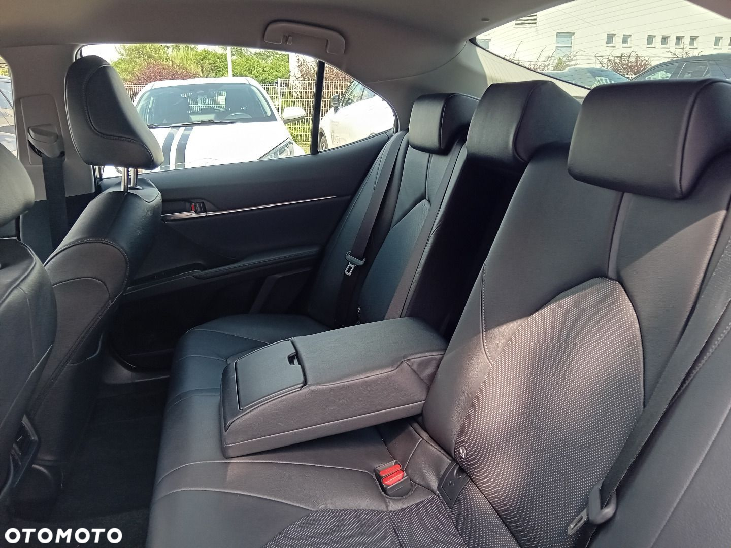 Toyota Camry - 28