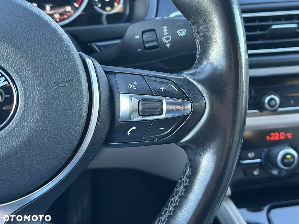 BMW Seria 5 528i xDrive - 17