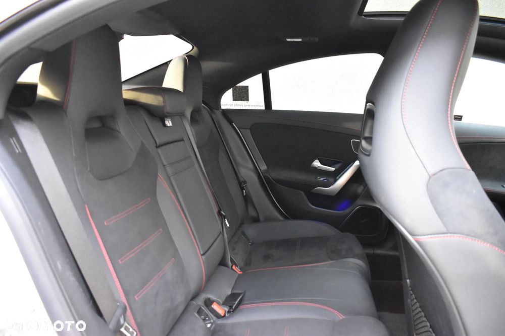 Mercedes-Benz CLA 220 7G-DCT AMG Line - 19