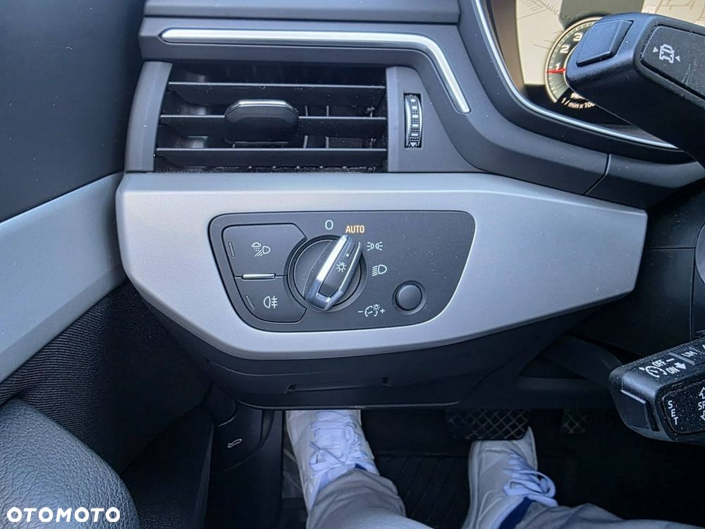 Audi A4 Limousine 40 TFSI S tronic S line - 14