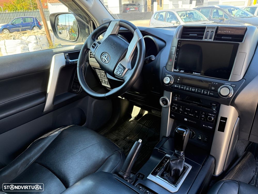 Toyota Land Cruiser 2012 photo 5