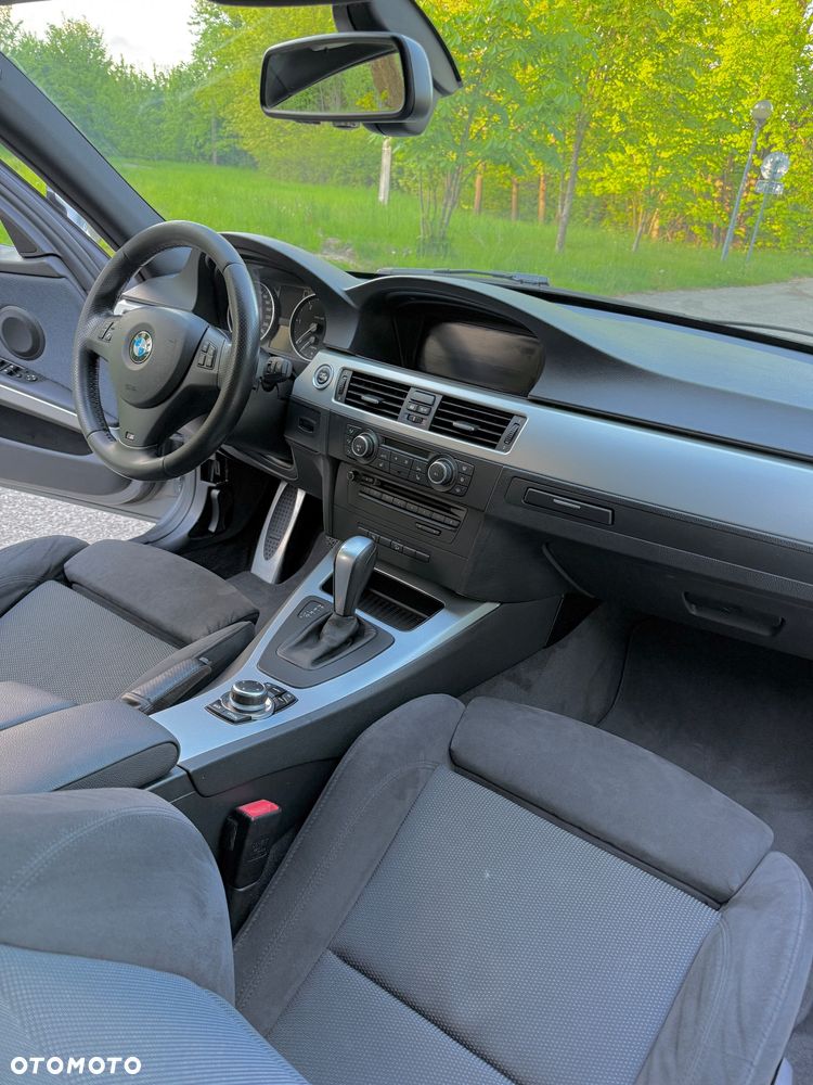 BMW Seria 3 320d xDrive DPF Edition Sport - 25