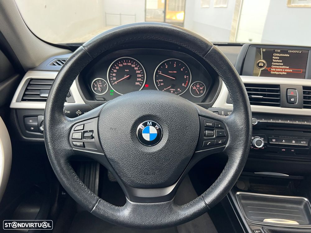 BMW 318 d Touring - 29