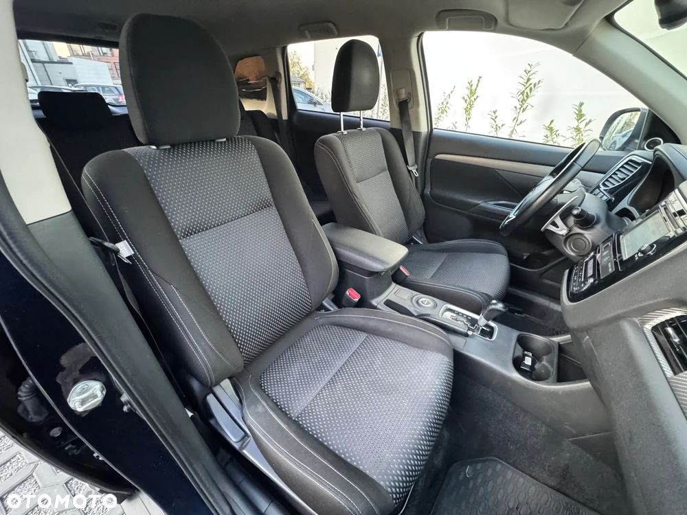 Mitsubishi Outlander 2.2 DI-D Intense + SDA 4WD - 37