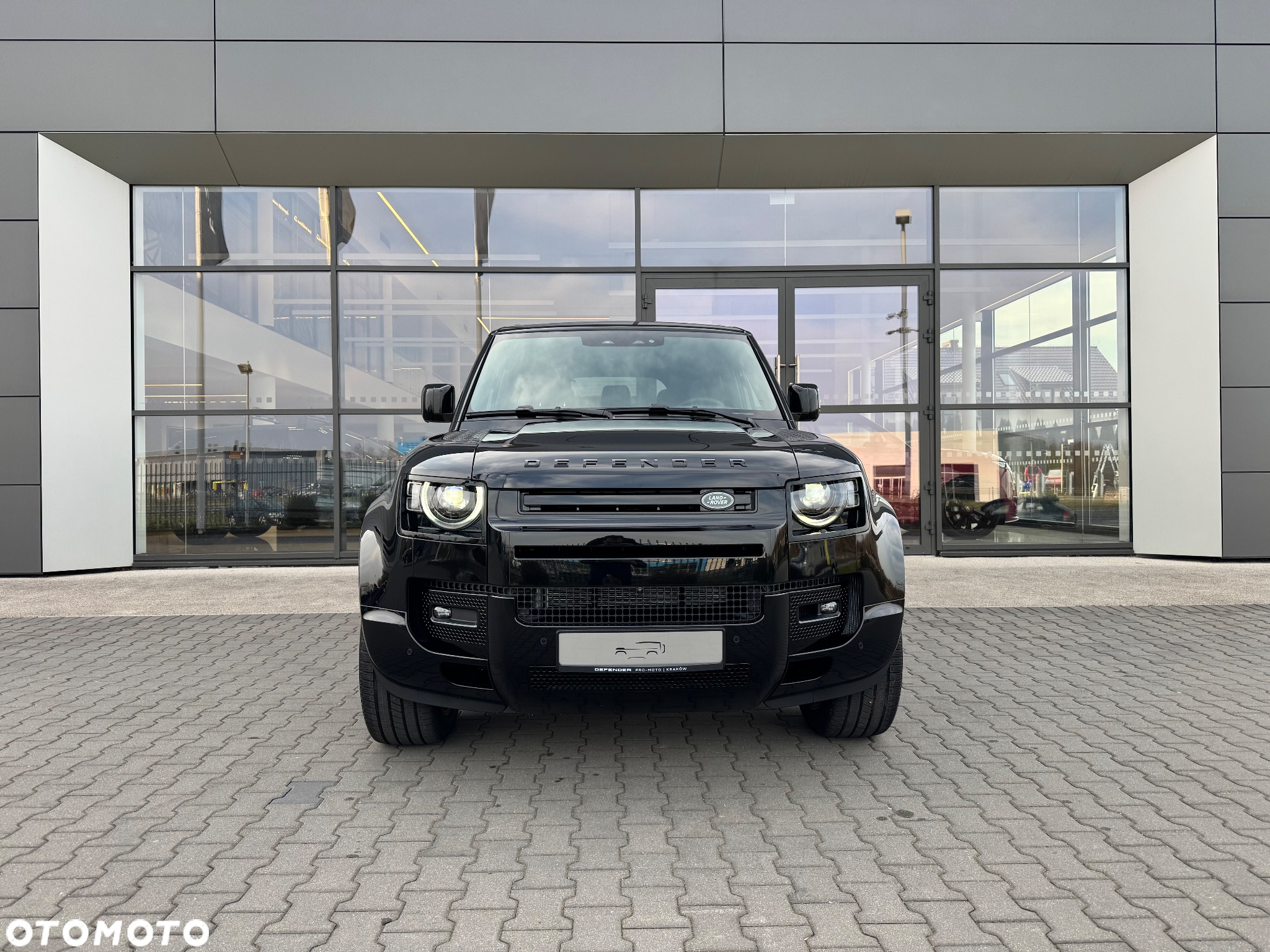 Land Rover Defender - 18