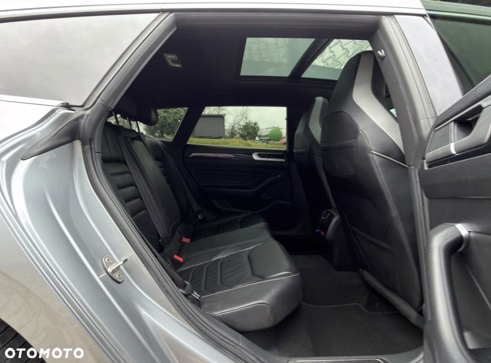 Volkswagen Arteon 2.0 TSI DSG R-Line Edition - 32