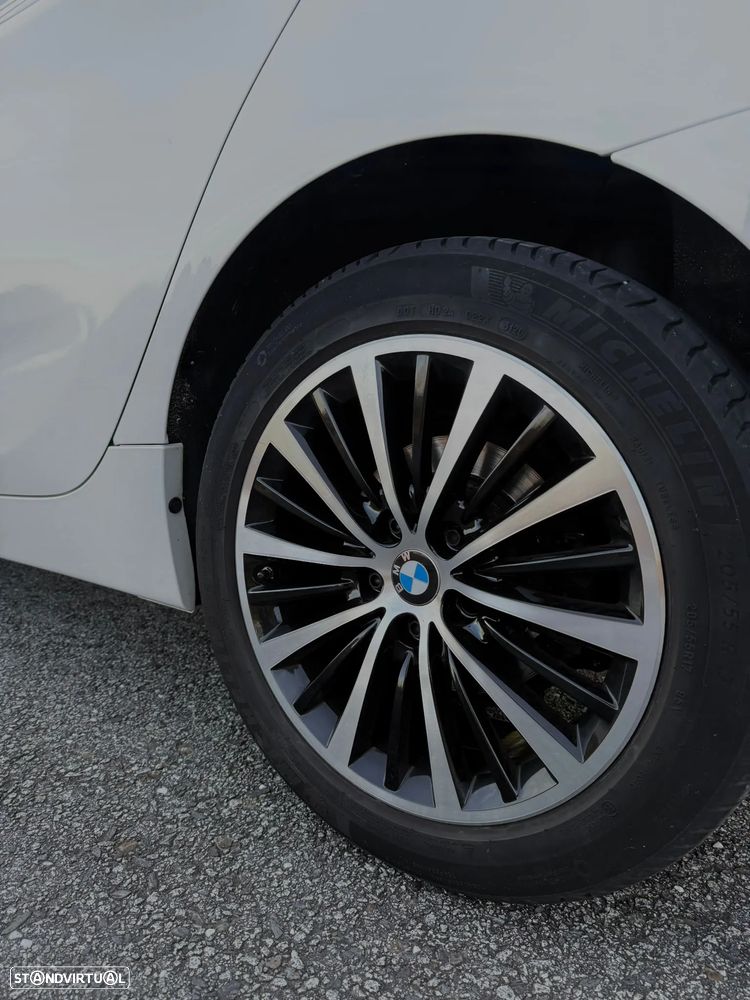 BMW 218 Active Tourer d Luxury Line - 15