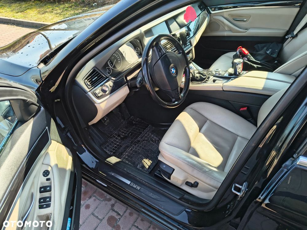 BMW Seria 5 520d Touring - 9