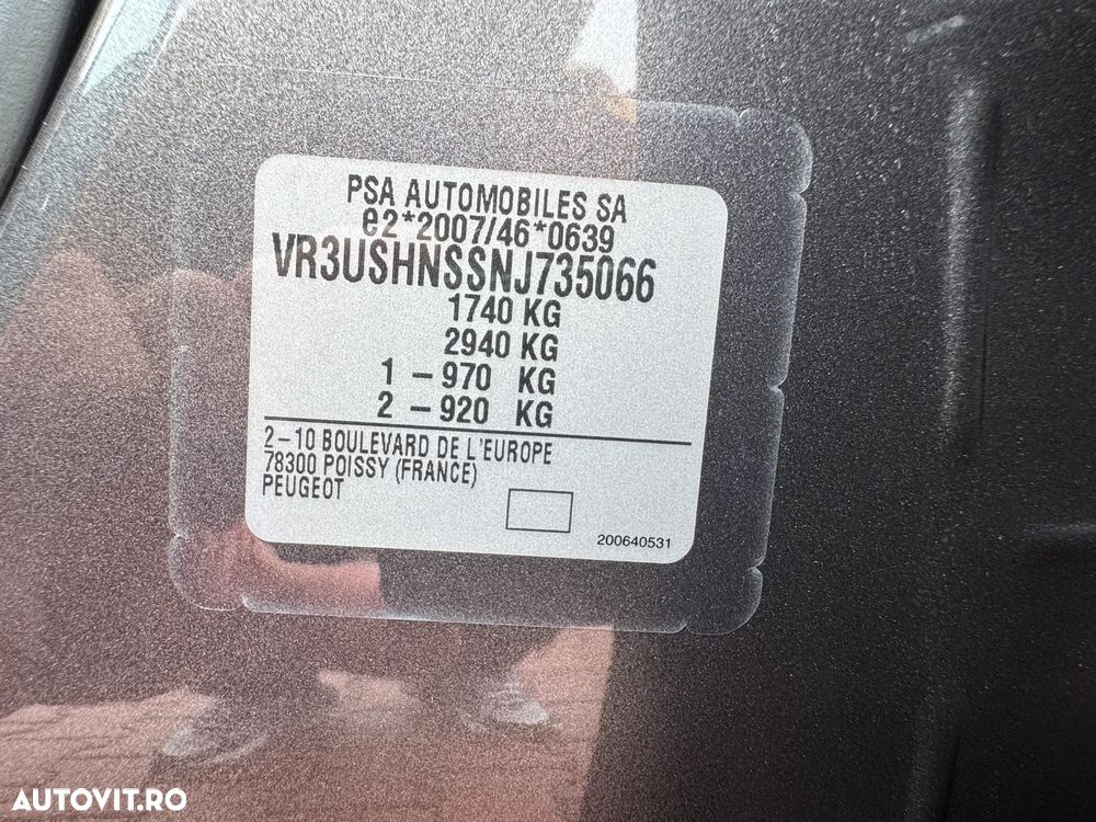 Peugeot 2008 PureTech 130 EAT8 Allure Pack - 32