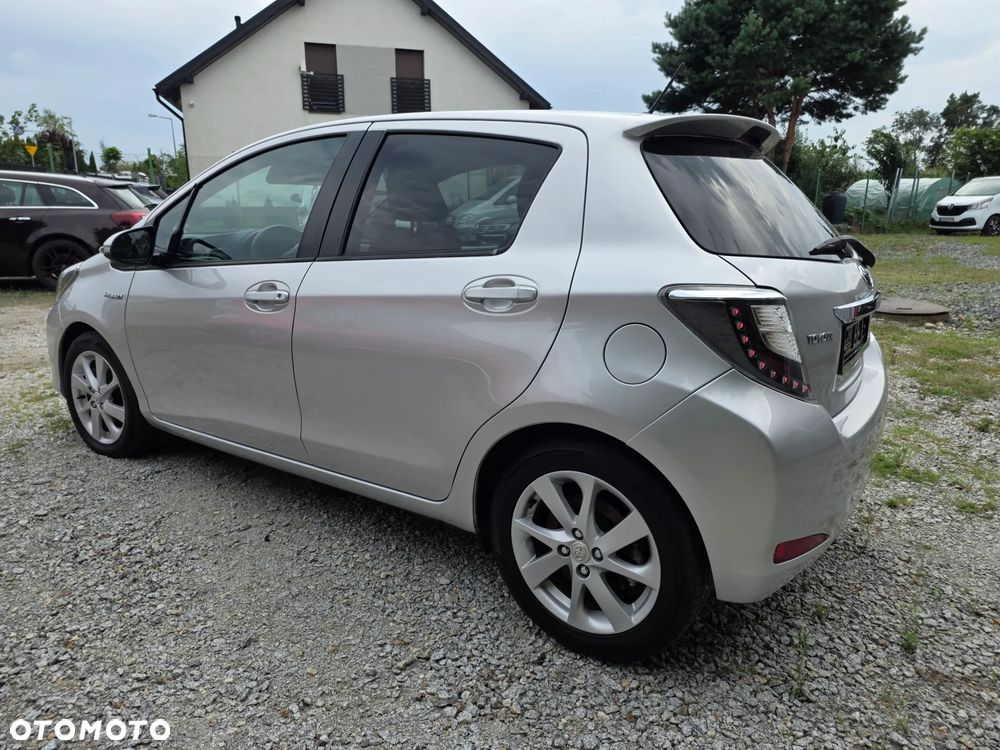 Toyota Yaris 1.5 VVT-i Lounge - 13