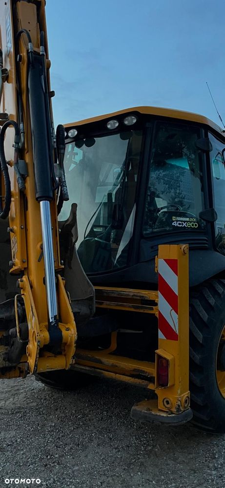 JCB 4CX - 13